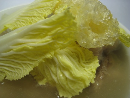 Long Cabbage Fish Maw Chicken Soup